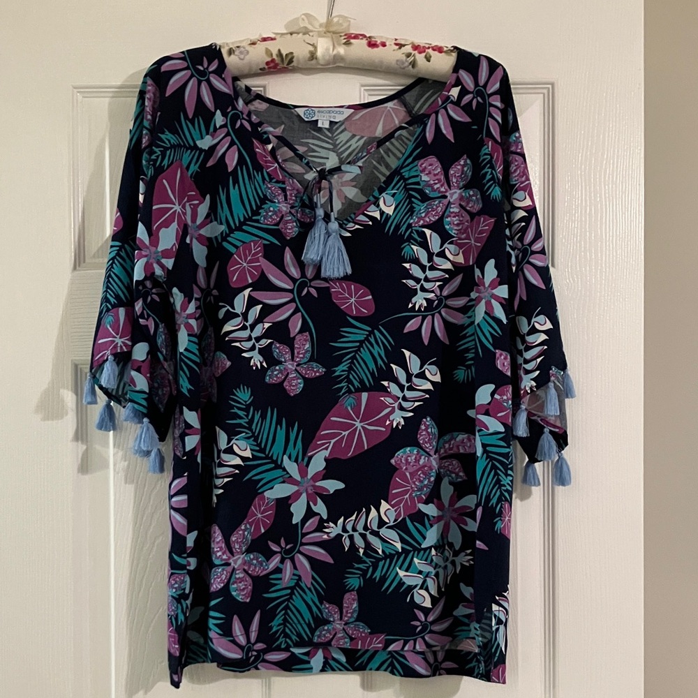 Escapada | Floral Tassal Top